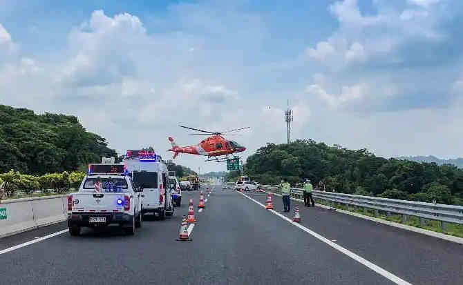 阜南高速公路汽车救援案例